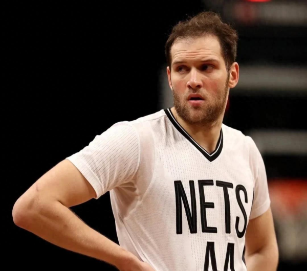 Boyan Bogdanovic tuyên bố nghỉ hưu và chơi cho sáu đội bao gồm Nets và Knicks ở NBA