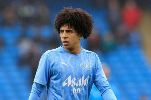 Vấn đề hậu vệ phải của Manchester City: Nếu không có ứng cử viên đặc biệt nổi bật trên thị trường, Manchester City sẽ đào nội bộ