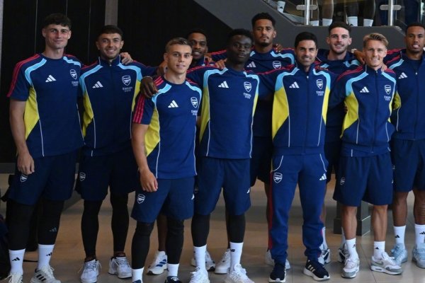 Arsenal công bố đội hình 30 người cho châu Á: Người chơi mới Maduaike thoát, ngôi sao 15 tuổi tham gia đội