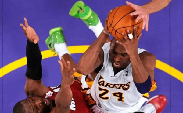 Wade: Những người chơi đã chơi với Kobe, tất cả đều nói rằng anh ấy nằm trong top 3 trong lịch sử, nhưng anh ấy được xếp hạng thứ 11